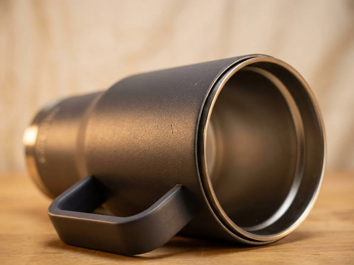 Custom 40oz tumbler Saskatchewan — powder-coated stainless steel finish detail on Maars Charger