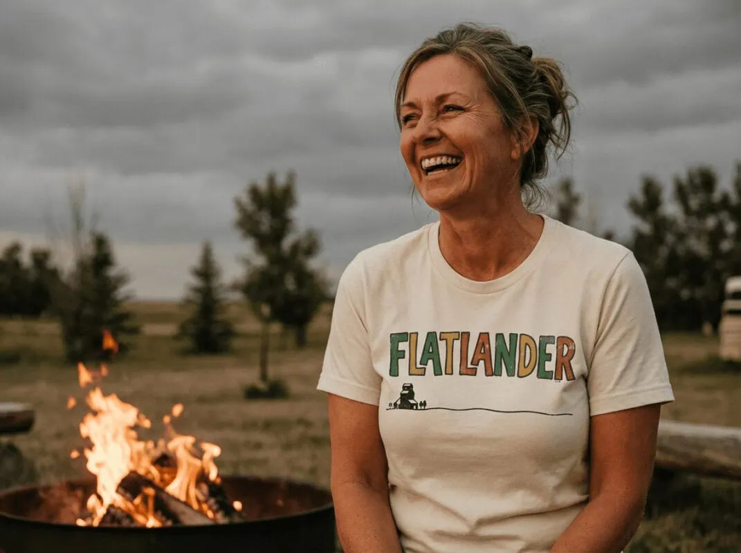 Saskatchewan T-Shirt in White Sand – saskatchewan design by Grey Barn Handwerk
